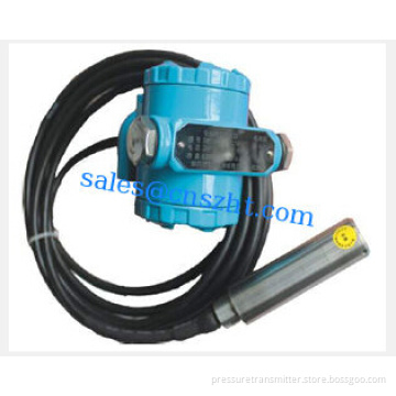 Submersible liquid level pressure transmitter with junction box